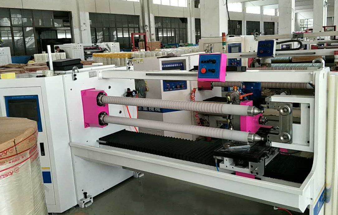 Automatic cutting machine